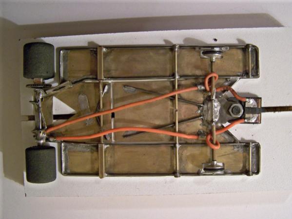 1104
Original successful build using 0.010 brass sheet backed with 0.047 wire; the H chassis; anglewinder drive.