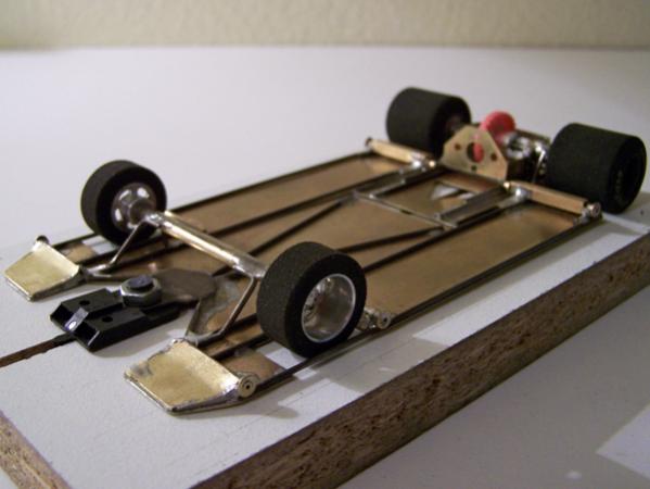 1107
Initial attempt at ret-ro in-line chassis using 010 sheet brass backed with 0.047 wire (1104-style).