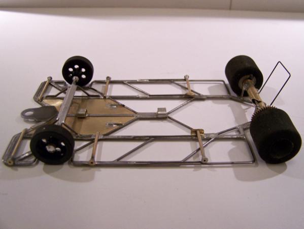 1208-36D
Nostalgia scratchbuild; modified 1208-design, all-wire frame with suspended brass pans, with a 36D anglewinder drive.